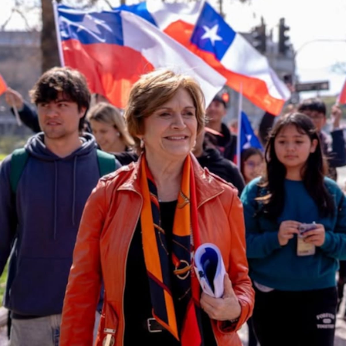 Evelyn Matthei inscribe candidatura presidencial con pacto Chile Grande y Unido Evelyn Matthei inscribe candidatura presidencial con pacto Chile Grande y Unido