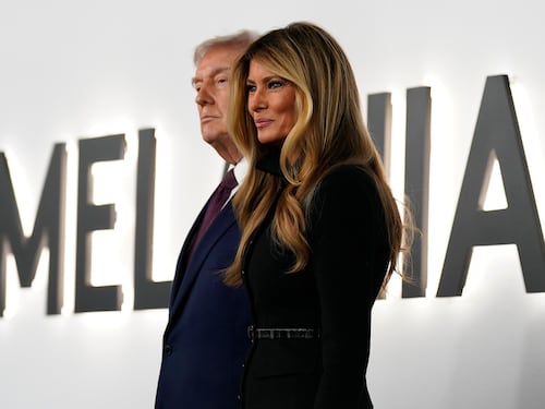 Ofrecen hasta 50 dólares para ver documental de Melania Trump ante probable fracaso en Estados Unidos