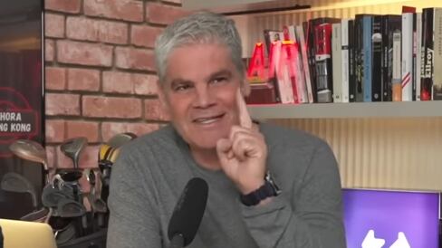 El periodista deportivo en su streaming de Youtube.