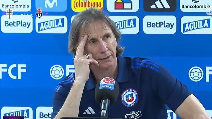 El entrenador de la selección chilena en la conferencia de prensa posterior a la goleada de 4-0 sufrida ante Colombia.