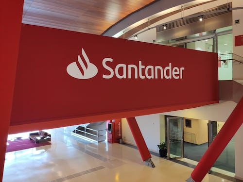 Banco Santander desata reclamos: clientes critican nuevo sistema de beneficios y advierten posibles demandas