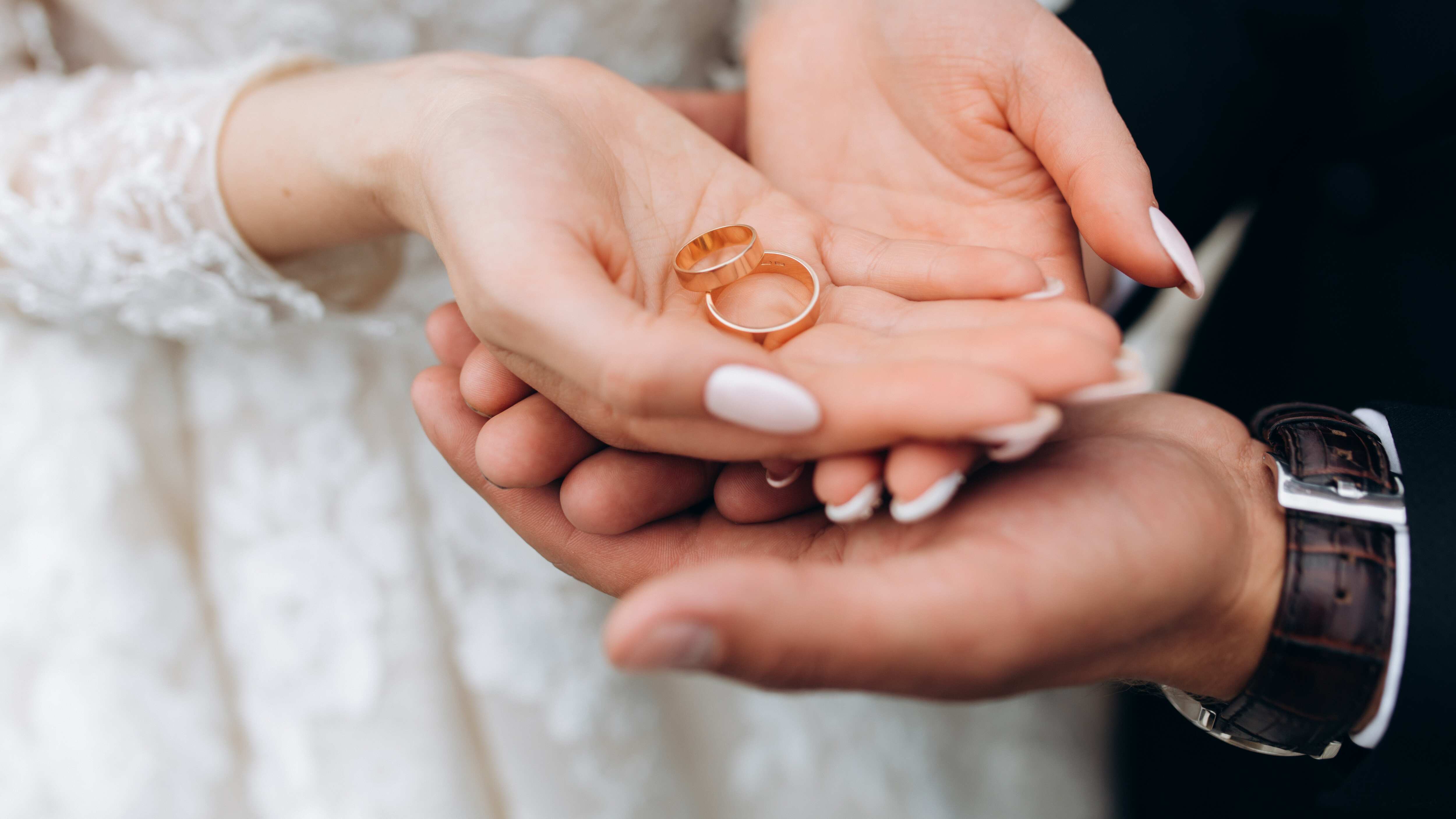 Novia fue infiel en plena boda con el tío de su prometido, el novio descubrió la escena