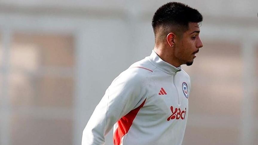 Williams Alarcón es la primera baja de la selección chilena para sus partidos ante Perú y Venezuela por la clasificatorias al Mundial 2026.