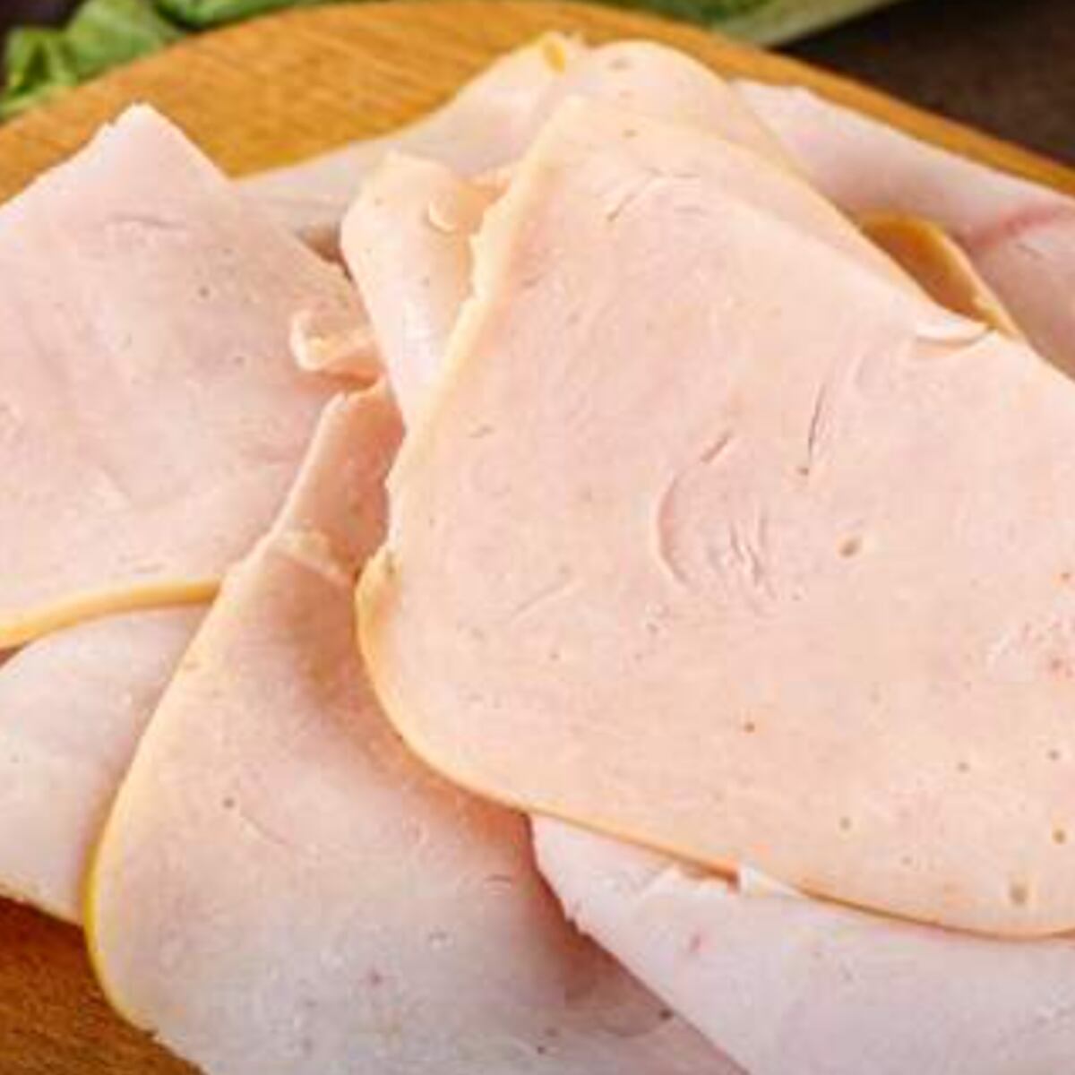 Sernac exige aclaraciones a Sopraval y Ariztía por inclusión de pollo en pavo Sernac exige aclaraciones a Sopraval y Ariztía por inclusión de pollo en pavo