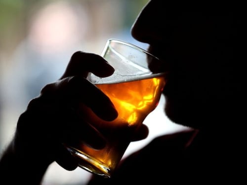 Estas tres bebidas aumentan el riesgo de Alzheimer