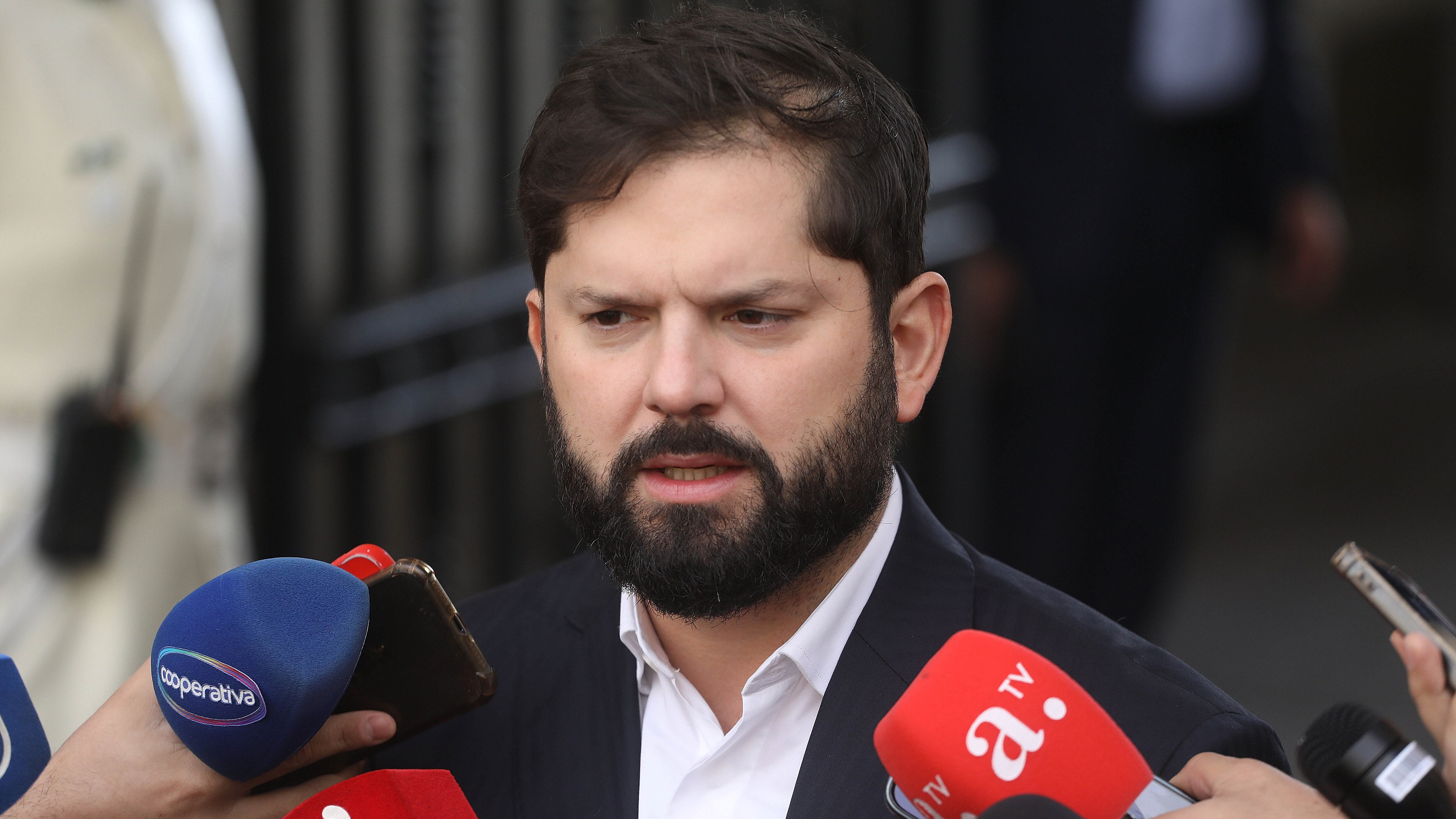 Presidente Boric decreta tres días de duelo por muerte del Papa Francisco