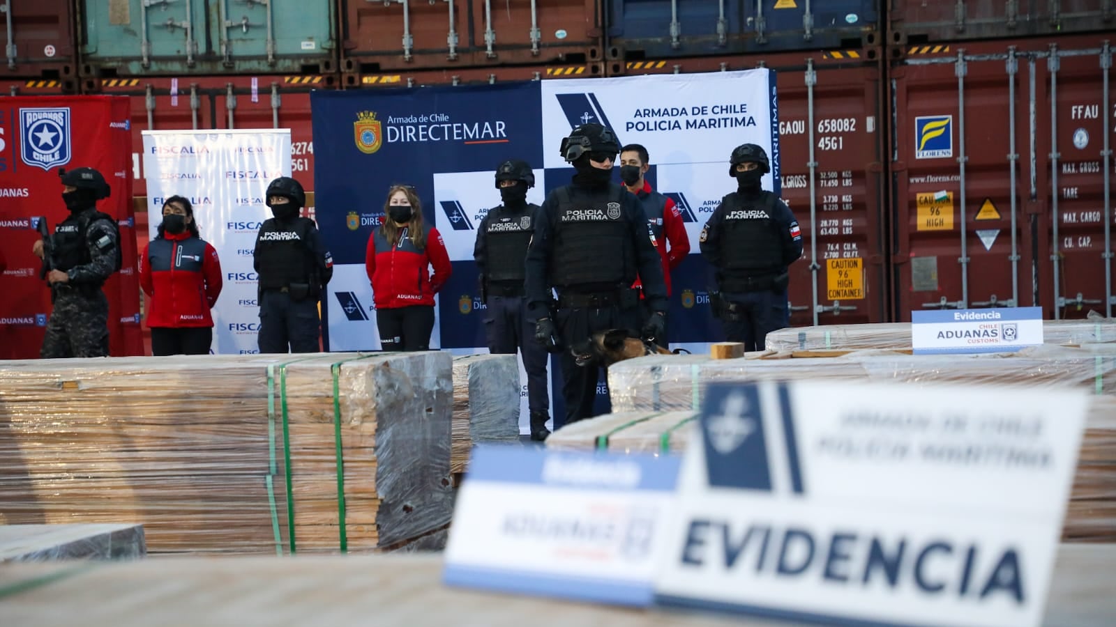 Incautación de droga impregnada en madera