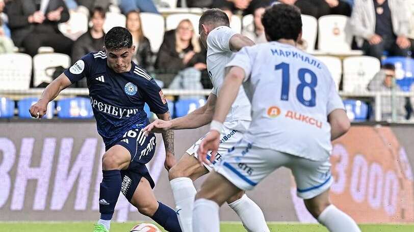 El tío del jugador formado en Colo Colo puso en duda que su sobrino siga en el club ruso si es que desciende a la segunda serie de ese país.