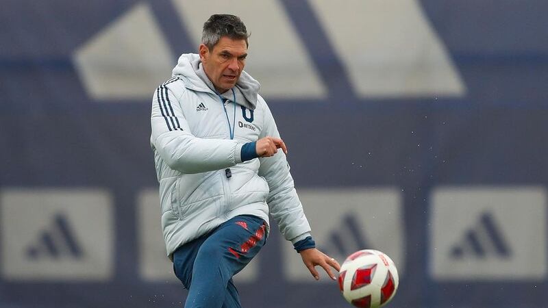 Pellegrino reconoce su incomodidad con las filtraciones en la U: “A veces paro un equipo y a los minutos ya se sabe”