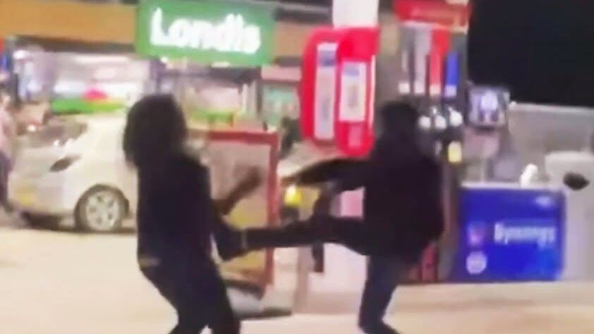 La escasez lleva a la violencia.