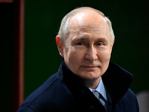 Vladimir Putin gana las elecciones de Rusia con el 87% de los votos