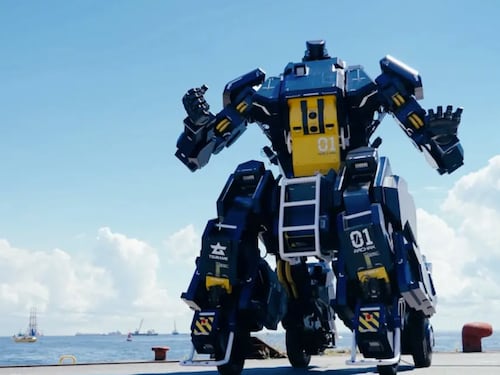 Es de Transformers: Fabrican en Japón un robot que se convierte en auto y puede ser conducido