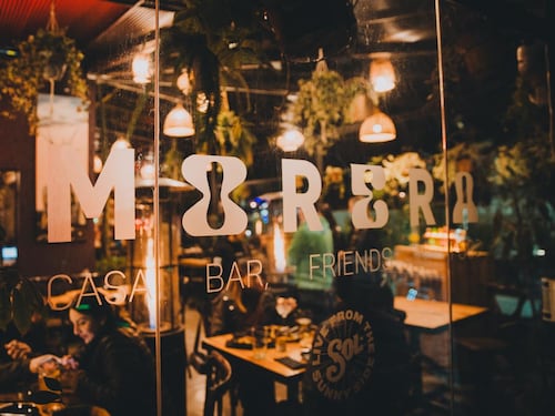 ¡Descubre Casa Morera, un bar liderado por mujeres que conquistan Santiago!