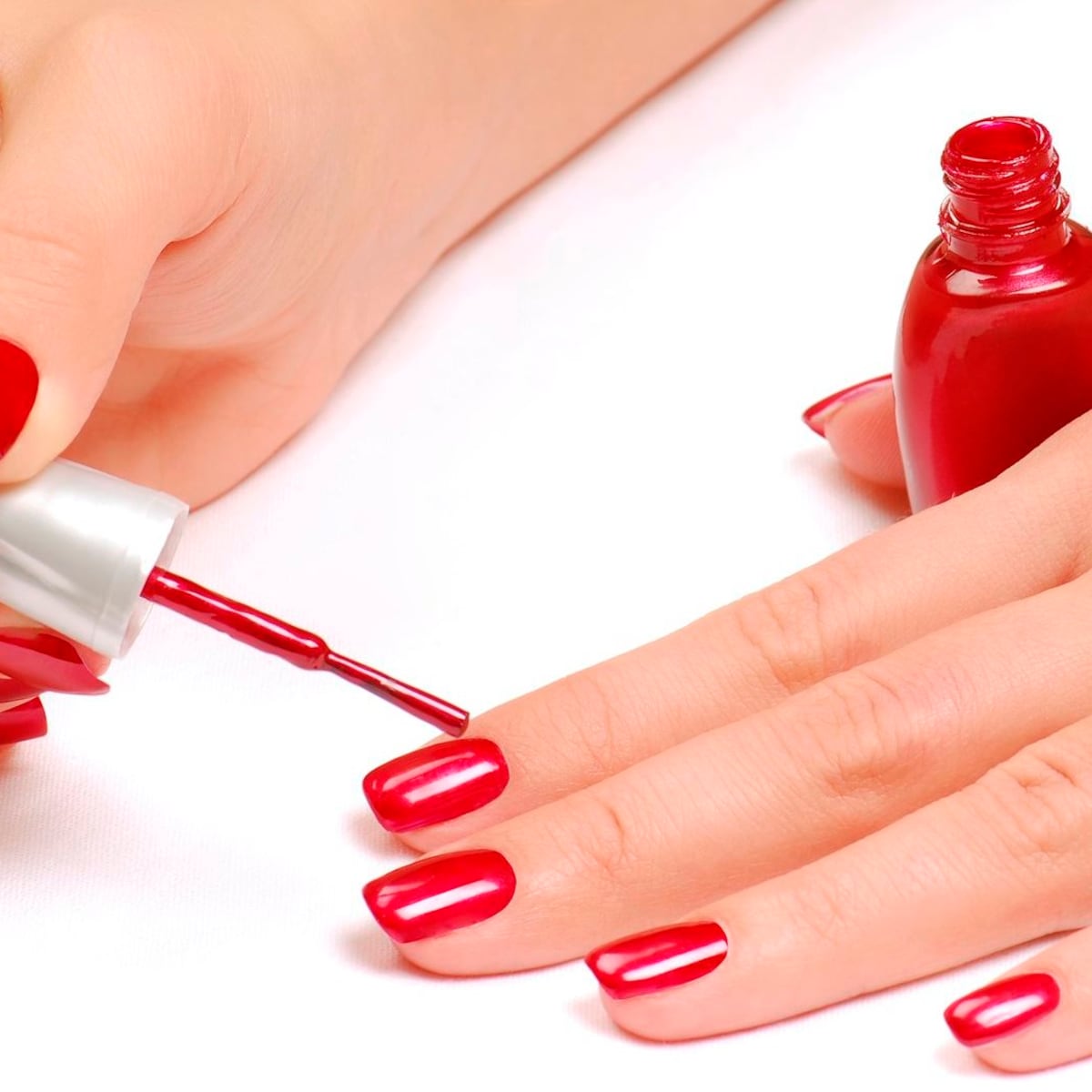 ISP ordena retirar 39 esmaltes de uñas con trietanolamina ISP ordena retirar 39 esmaltes de uñas con trietanolamina