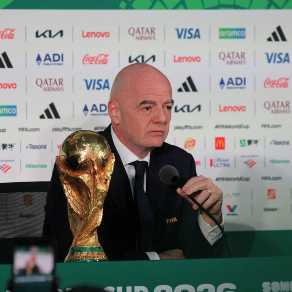 Periodista cuestiona a Gianni Infantino sobre el Mundial Periodista cuestiona a Gianni Infantino sobre el Mundial