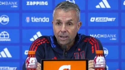 El entrenador de los azules evidenció su molestia con el cambio de horario del partido de mañana ante Deportes La Serena.