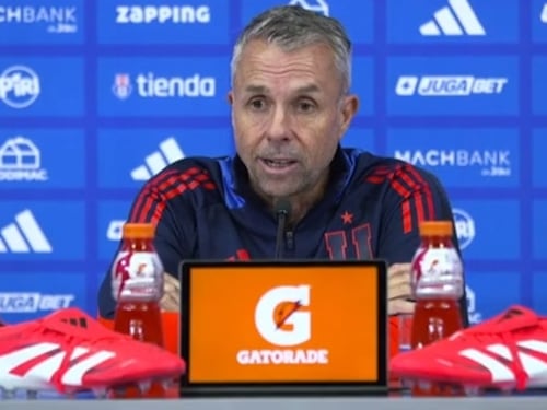 Terremoto en la “U”: Gustavo Álvarez renuncia previo al partido ante Coquimbo y lanza críticas a la dirigencia