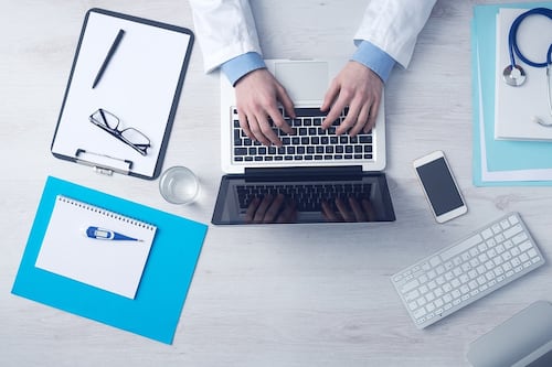 Dipres publicó informe sobre los procedimientos disciplinarios por licencias médicas falsas: 577 fueron absueltos y 262 han sido destituidos