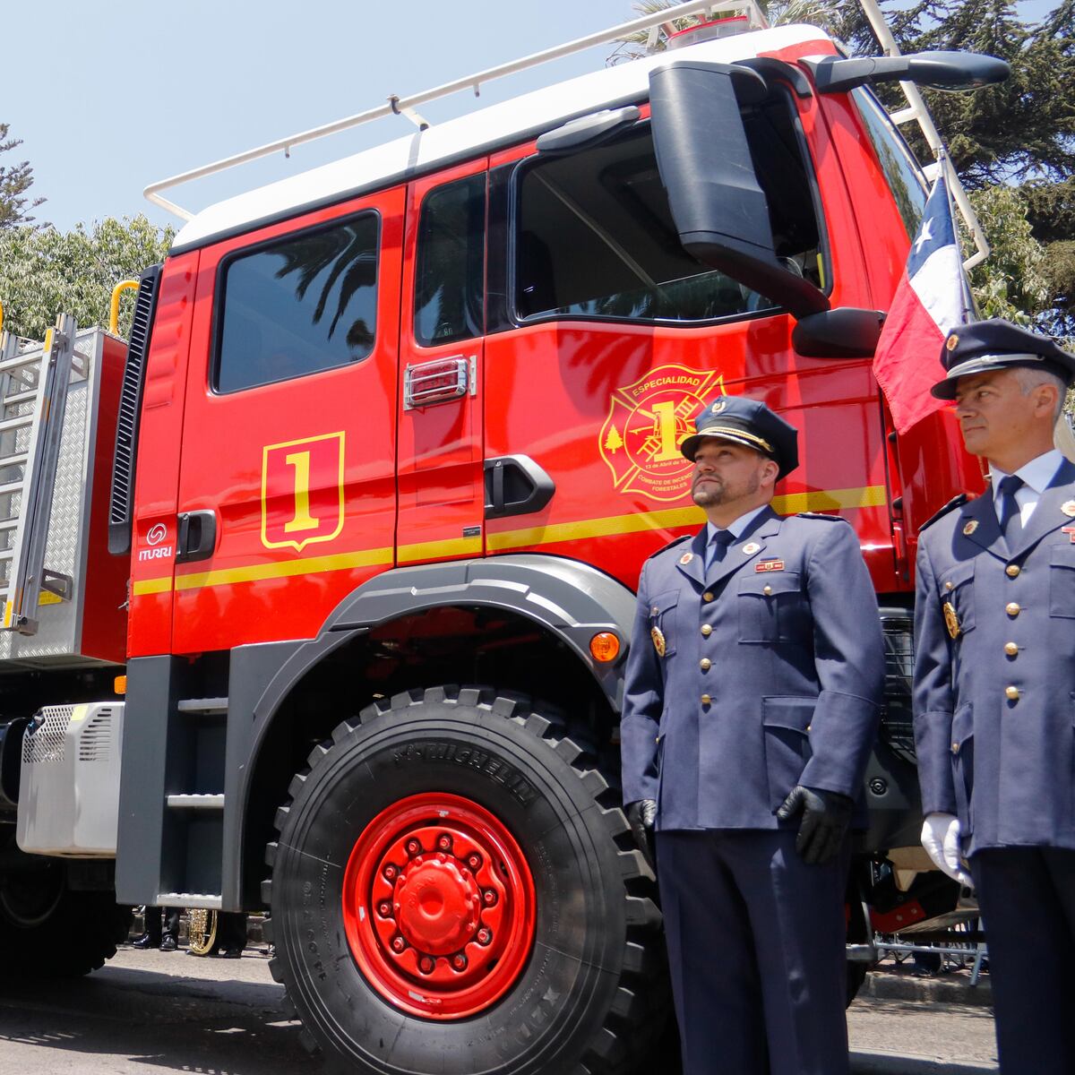 Bombero de Los Ángeles suspendido por usurpación de agua Bombero de Los Ángeles suspendido por usurpación de agua
