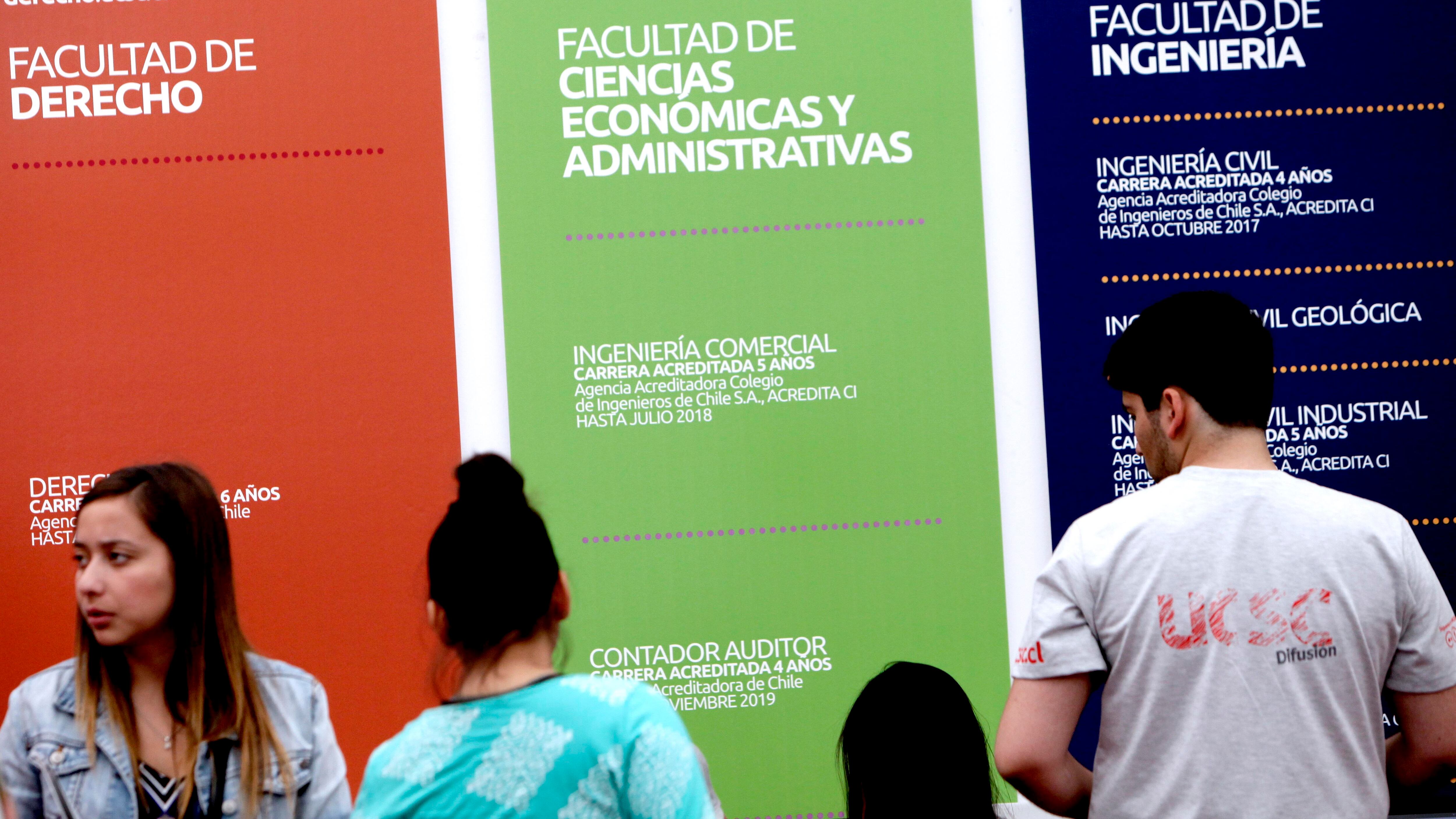 Feria de Postulación y Matrícula de Educación Superior en Suractivo
