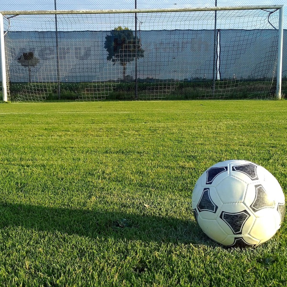 Denuncian maltrato de profesor de fútbol a menores en Universidad de Chile Denuncian maltrato de profesor de fútbol a menores en Universidad de Chile