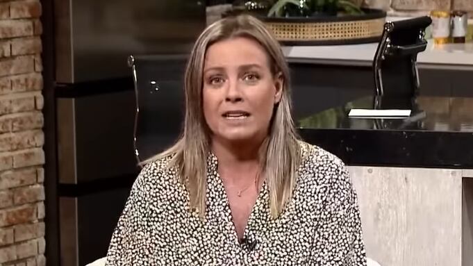 La animadora de TV Claudia Conserva reveló, a través de una publicación en sus redes sociales, que padece cáncer y que se ausentará de sus funciones públicas para concentrarse en su salud.