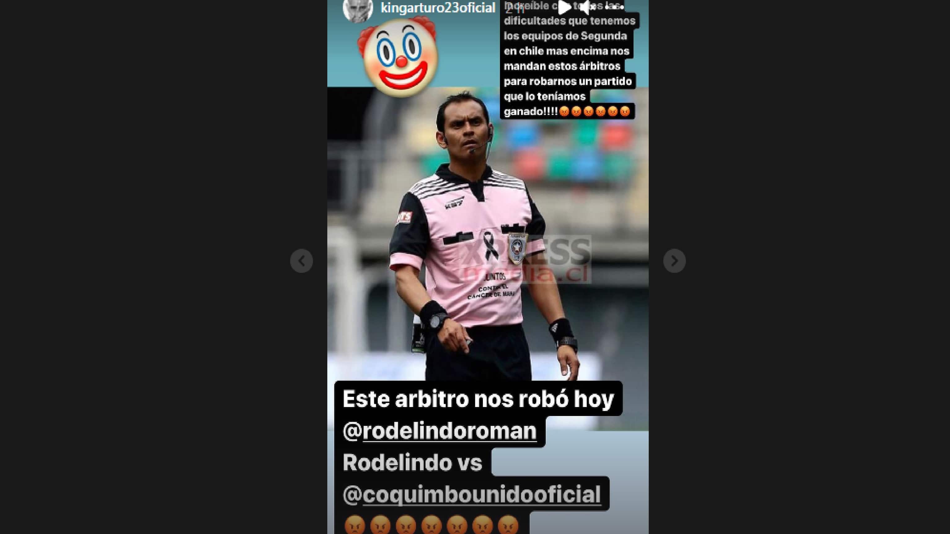 Arturo Vidal reclama