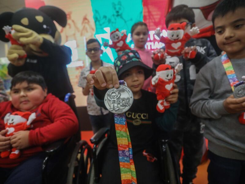 Teletón y el Maratón de Santiago presentan la medalla de la fiesta deportiva más grande de Chile