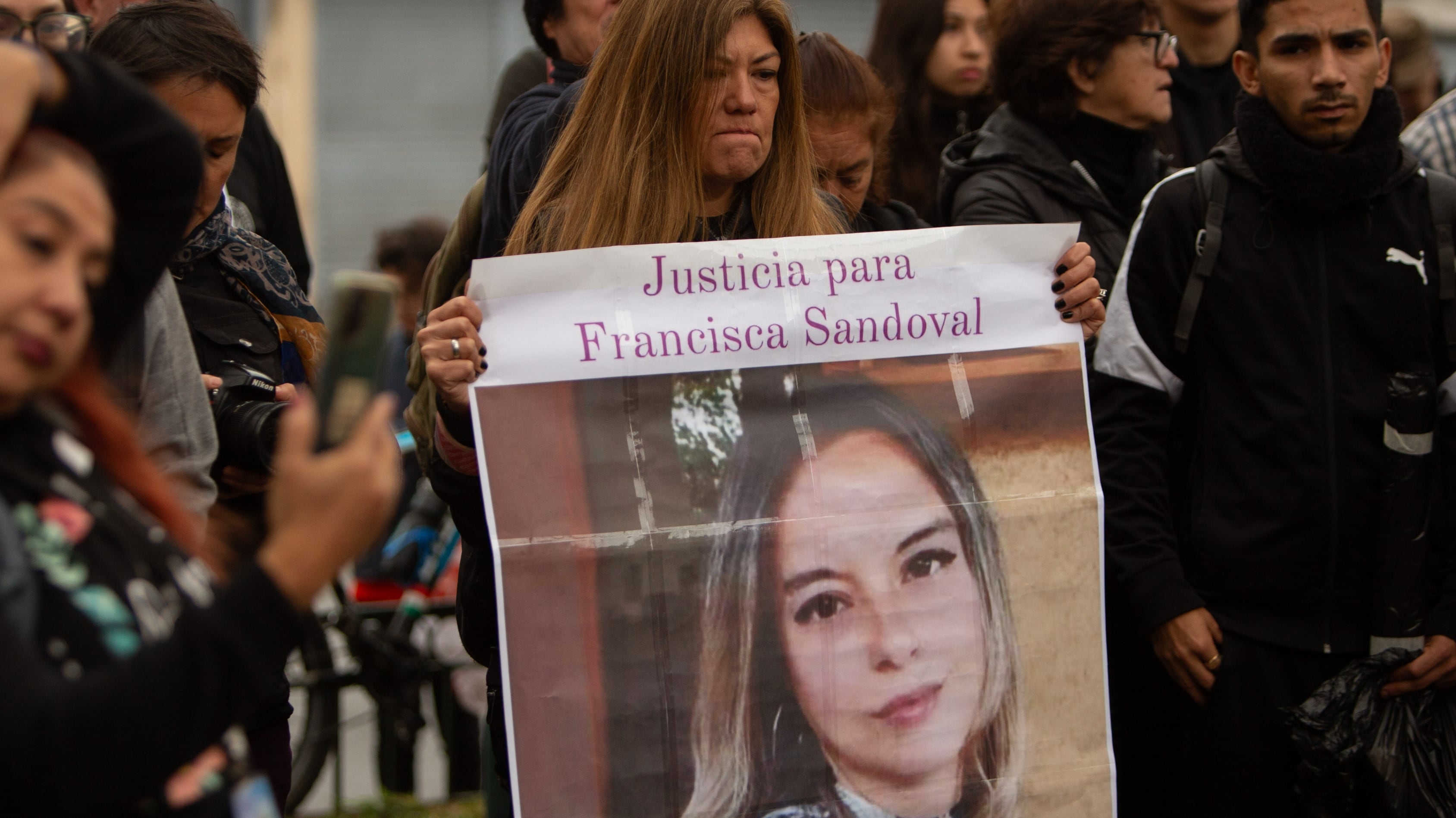 Un grupo de manifestantes realizan una protesta por el asesinato de la periodista Francisca Sandoval, en el pasado 1 de mayo de 2022.