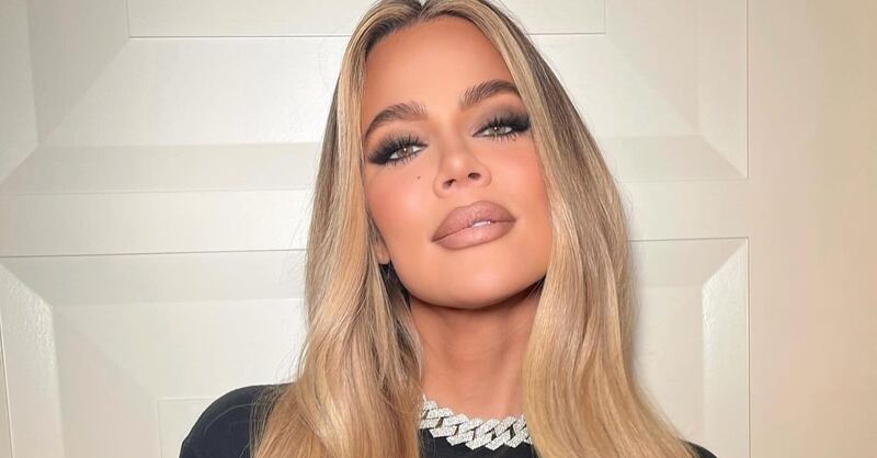 Khloé Kardashian fue criticada por supuestamente editar su rostro en nueva foto