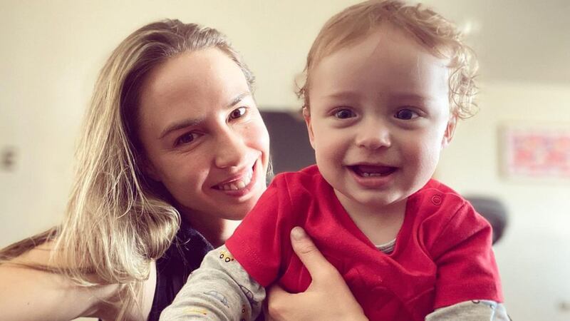 Vale Ortega comenta en Instagram tras desubicada crítica de seguidora por su maternidad