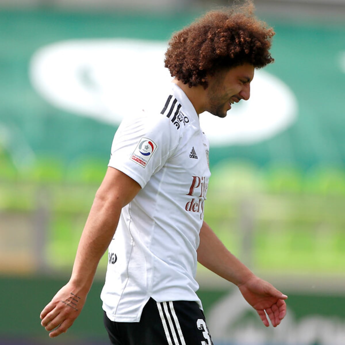 Maxi Falcón abandona Colo Colo y enfurece a los seguidores del club Maxi Falcón abandona Colo Colo y enfurece a los seguidores del club