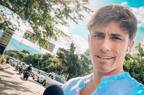 “Fueron momentos de extrema tensión”: Roberto Cox y su camarógrafo estuvieron seis horas retenidos por la inteligencia venezolana