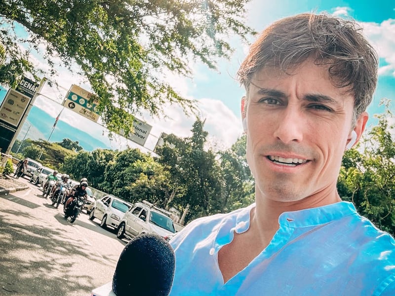 “Fueron momentos de extrema tensión”: Roberto Cox y su camarógrafo estuvieron seis horas retenidos por la inteligencia venezolana