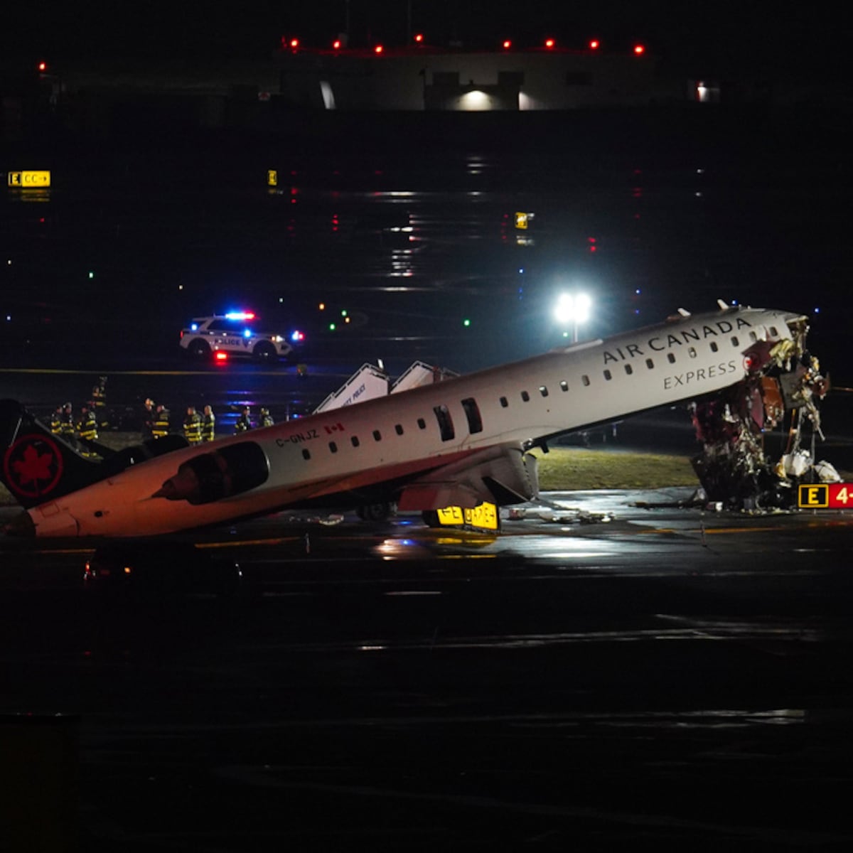 Choque de avión con camión de bomberos en Aeropuerto de Nueva York Choque de avión con camión de bomberos en Aeropuerto de Nueva York