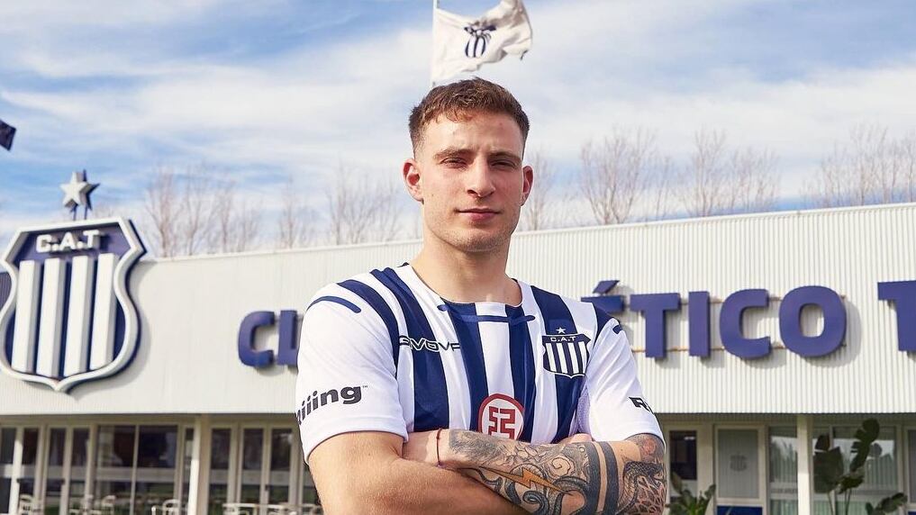 El delantero nacional fue destacado este domingo por la tevé argentina en su debut oficial con la camiseta de Talleres de Córdoba, e incluso se ganó un nuevo apodo de parte del relator del partido debido a su potencia física.