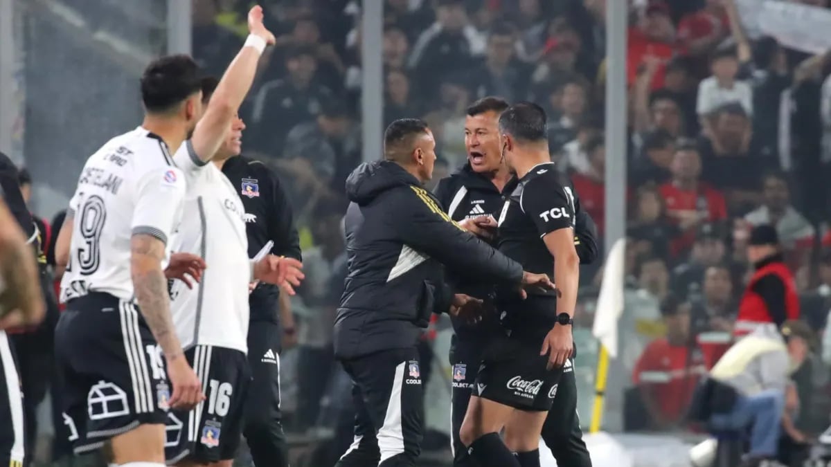 Expulsión de Jorge Almirón