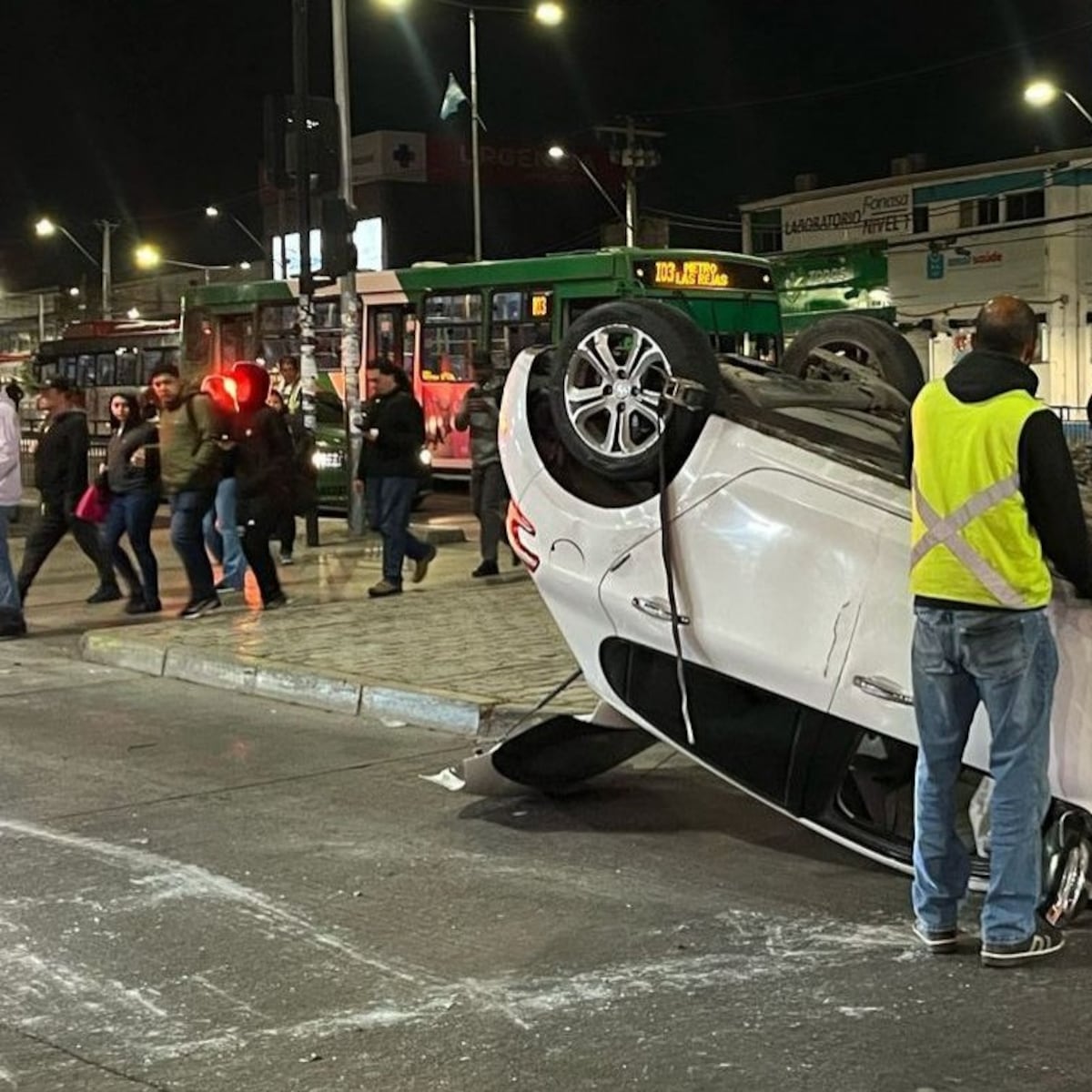 Conductor ebrio se queda dormido al volante y choca en Maipú Conductor ebrio se queda dormido al volante y choca en Maipú