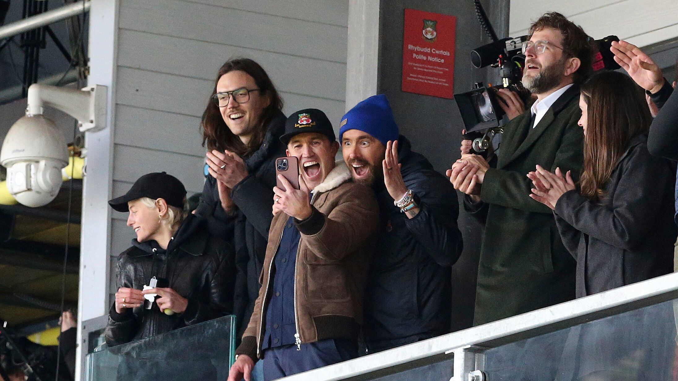 Rob McElhenney y Ryan Reynolds / AP