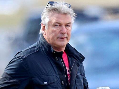 Nuevas investigaciones señalan que Alec Baldwin no habría accionado el arma que mató a Halyna Hutchins