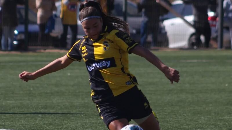 Jugadora de Coquimbo Unido se mantiene internada en “coma inducido y con ventilador mecánico” tras desplomarse y sufrir convulsiones durante un entrenamiento