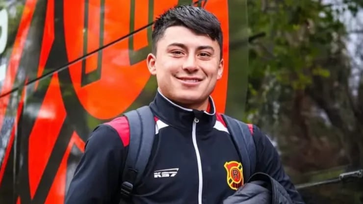 Jugador de Rangers anuncia su retiro del fútbol a los 20 años para superar una depresión