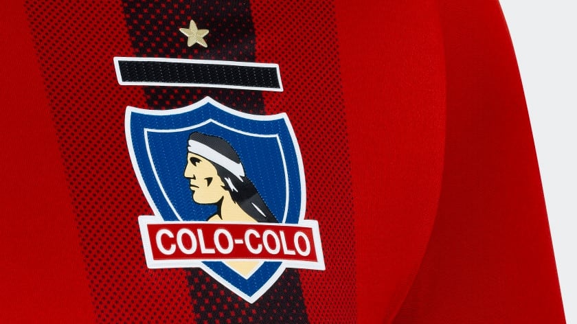 La nueva camiseta roja de Colo Colo