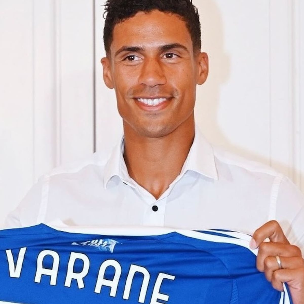 Raphael Varane: adiós prematuro a una carrera llena de éxitos Raphael Varane: adiós prematuro a una carrera llena de éxitos