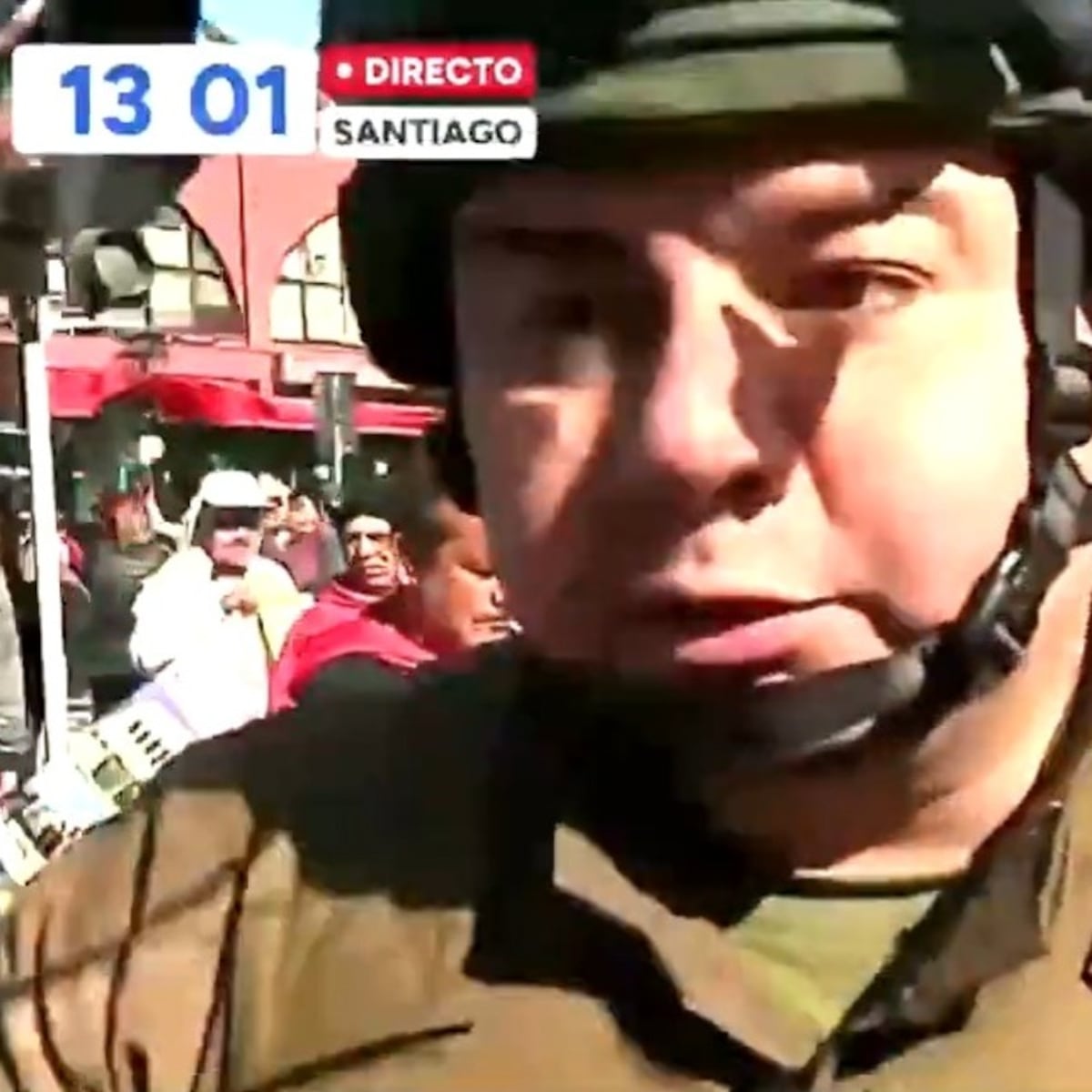 Carabinero acusa a camarógrafo de TVN de hálito alcohólico Carabinero acusa a camarógrafo de TVN de hálito alcohólico
