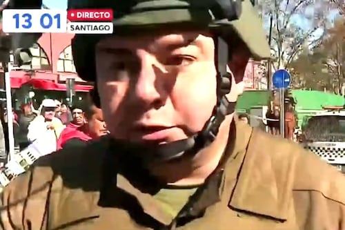 “¡Estás con hálito alcohólico!”: la insólita acusación de carabinero que descolocó a camarógrafo de TVN en pleno despacho