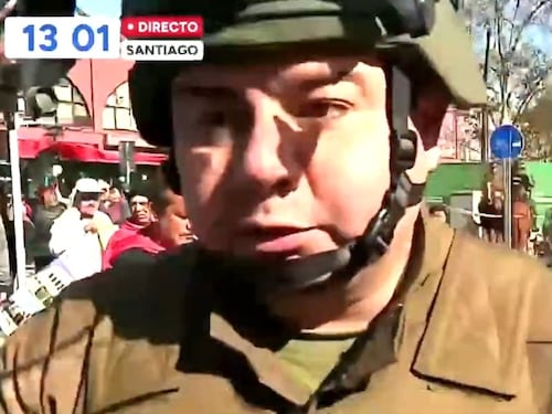“¡Estás con hálito alcohólico!”: la insólita acusación de carabinero que descolocó a camarógrafo de TVN en pleno despacho