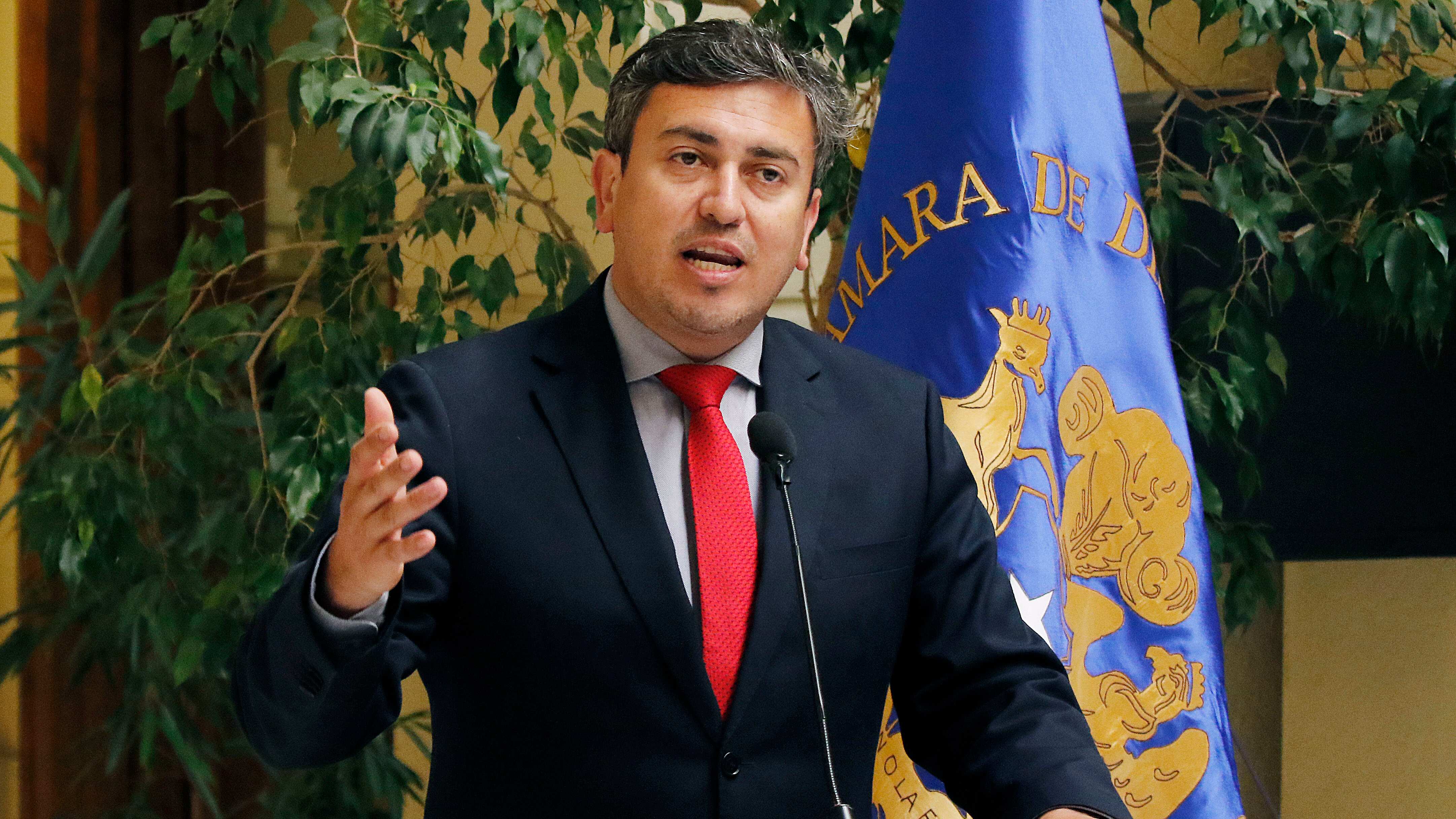 El diputado Mauricio Ojeda, ofrece un punto de prensa en la Cámara de Diputados.
FOTO: LEONARDO RUBILAR CHANDIA/AGENCIAUNO