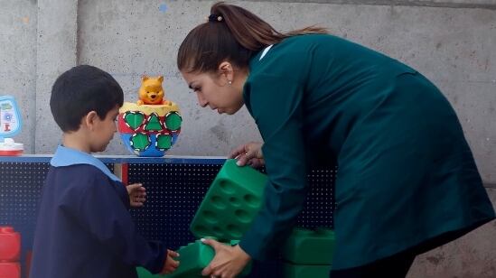 La municipalidad de Renca ofrece un bono de 100 mil pesos a sus vecinos para reforzar la matrícula de menores de pre-kinder en recintos educacionales de la comuna.