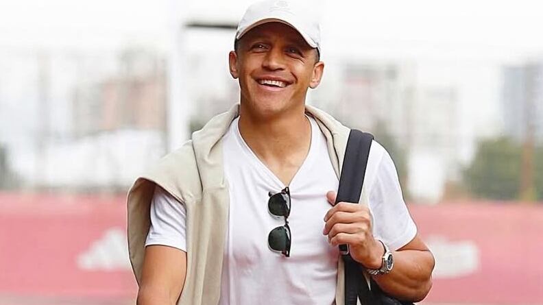 Según la prensa deportiva italiana el delantero chileno ya tendría lista las condiciones del contrato con su nuevo club.